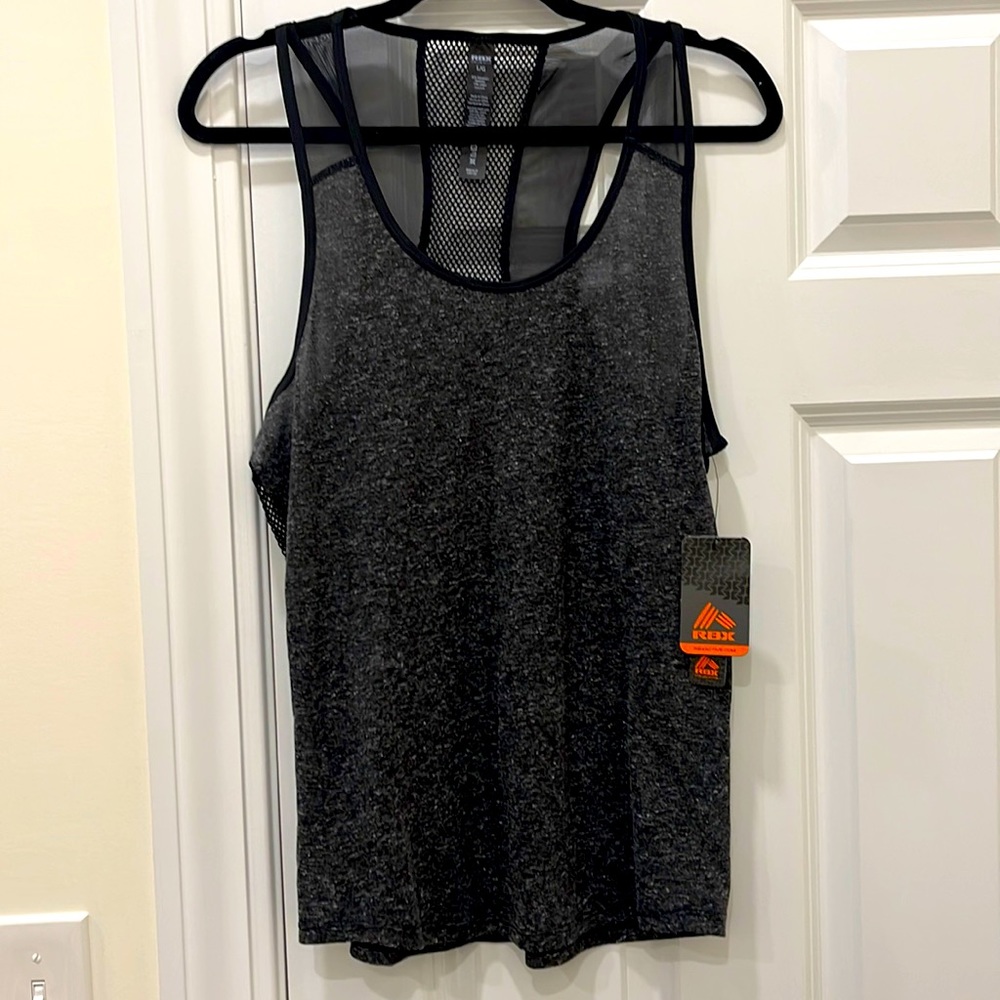 Women’s sports tank top RBX size L